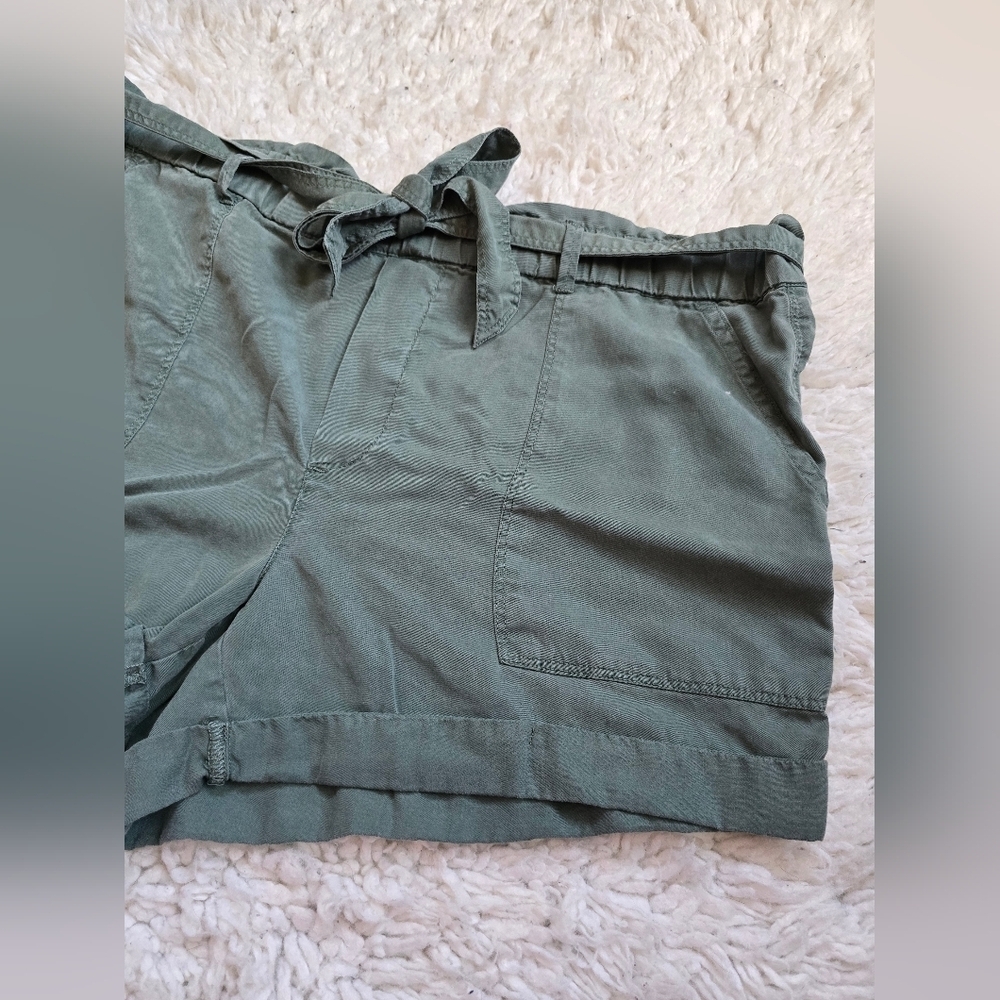 Aerie Women's Green Flowy Shorts - Picture 4 of 8